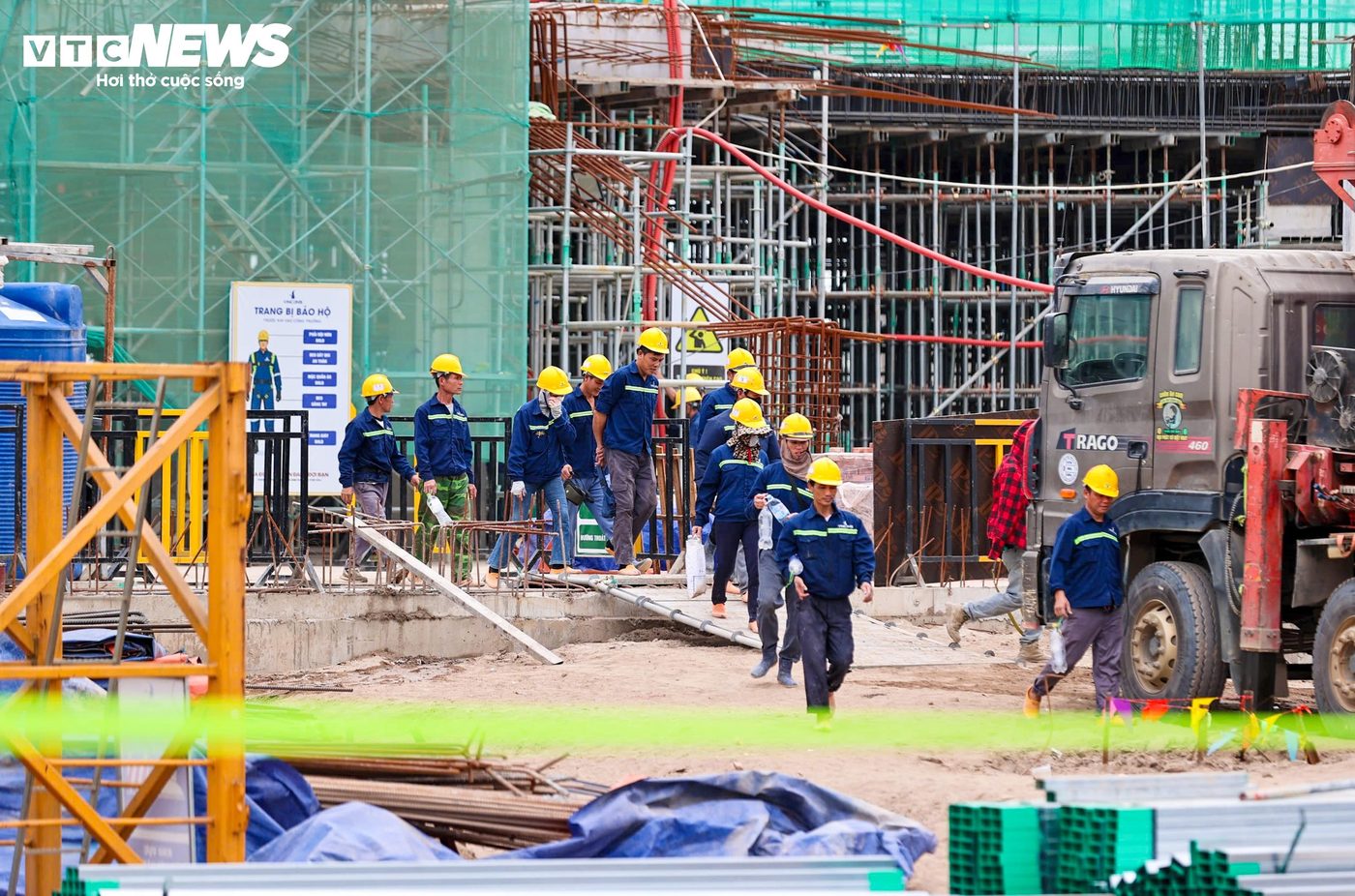 Bóng đá nữ Việt Nam và cơ hội từ sân vận động mới