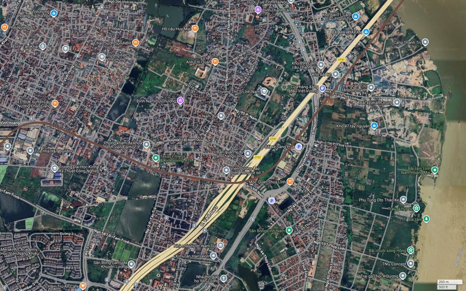 Metro số 7 tiến tới bờ hữu sông Hồng tại Thúy Lĩnh, chạy song song Vành đai 3 và cầu Thanh Trì giữa dải kho bãi gầm cầu